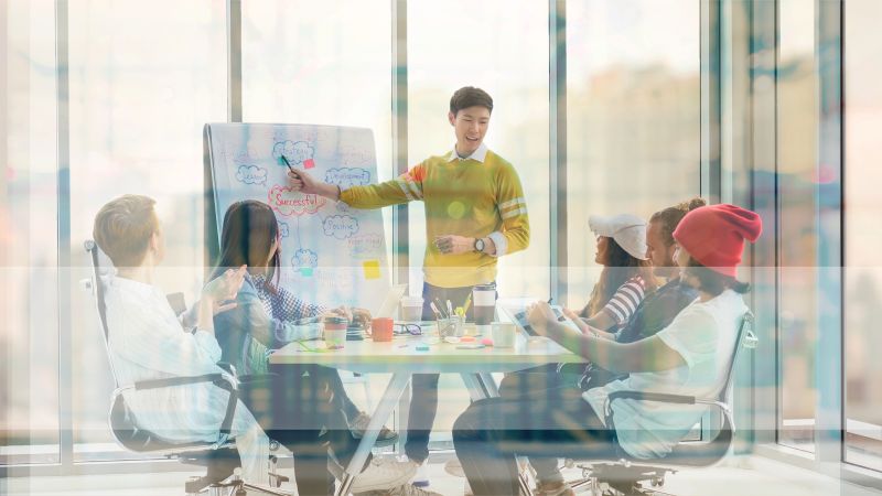 Manuel Domínguez anima a las industrias canarias a solicitar las ayudas para la transformación digital